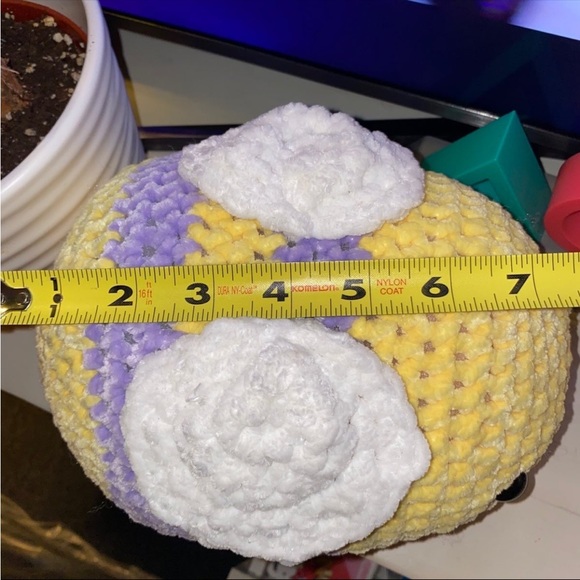 Bumble bee - Picture 4 of 4